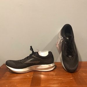 Black and silver Brooks Levitate